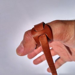 Leather thumb ring